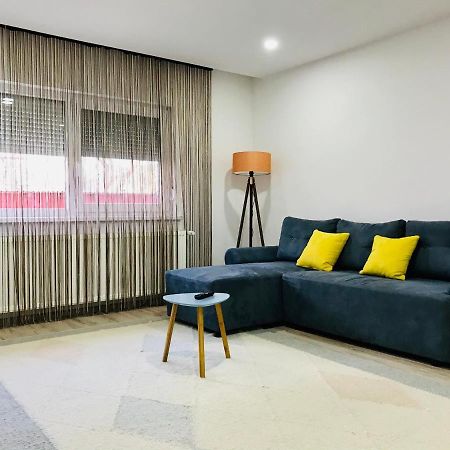 Comfy Apartment - Free Private Parking,Ac,Wi-Fi คารีย์ ภายนอก รูปภาพ