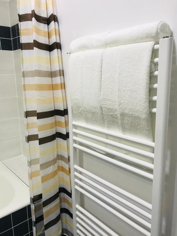 Comfy Apartment - Free Private Parking,Ac,Wi-Fi คารีย์ ภายนอก รูปภาพ