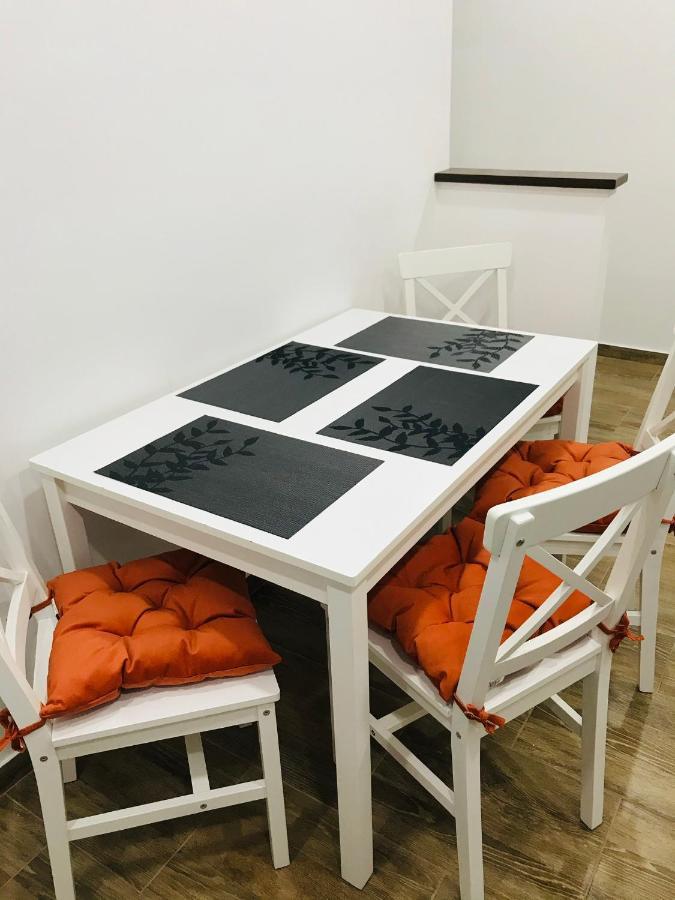Comfy Apartment - Free Private Parking,Ac,Wi-Fi คารีย์ ภายนอก รูปภาพ