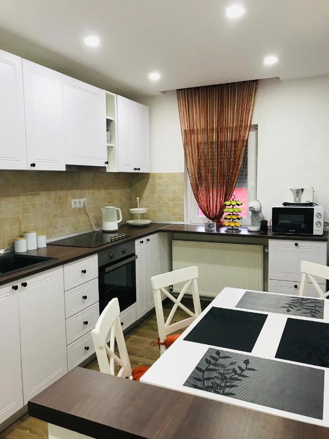 Comfy Apartment - Free Private Parking,Ac,Wi-Fi คารีย์ ภายนอก รูปภาพ