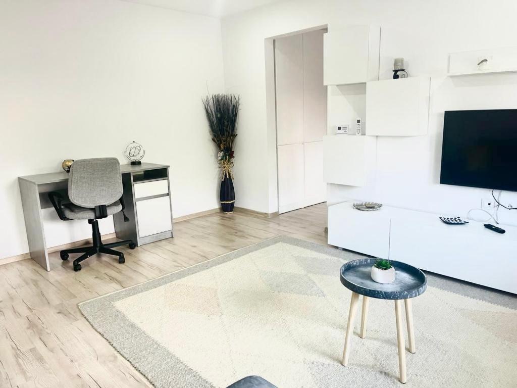 Comfy Apartment - Free Private Parking,Ac,Wi-Fi คารีย์ ภายนอก รูปภาพ